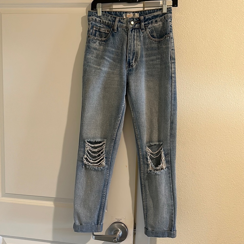Light Wash, High Waisted, Boohoo Jeans